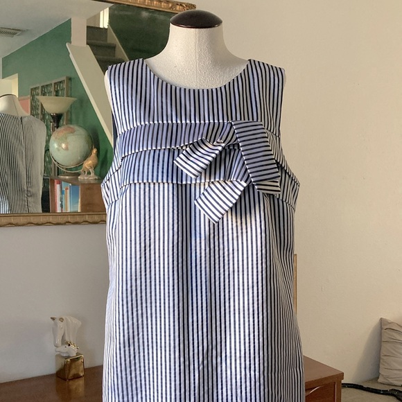 Banana Republic - Picture 1 of 5